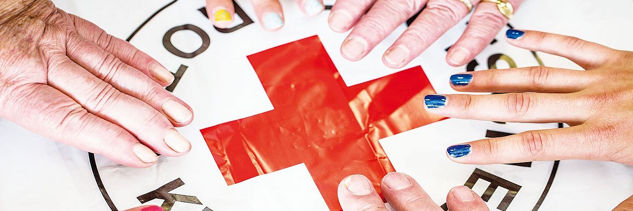 DRK Mitglied werden – Jetzt engagieren & helfen DRK Mitglied werden – Jetzt engagieren & helfen