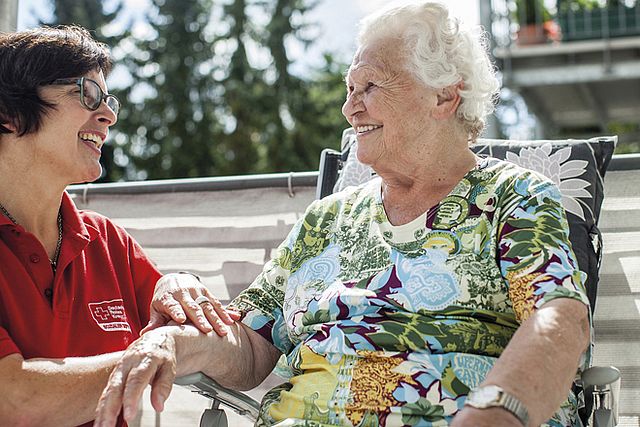 Herzlichkeit und professionelle Unterstützung in der DRK Pflege.